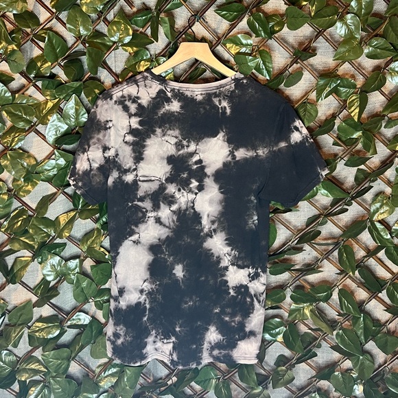 Retro Chemistry Find Balance Cotton Graphic Tee - Picture 2 of 3